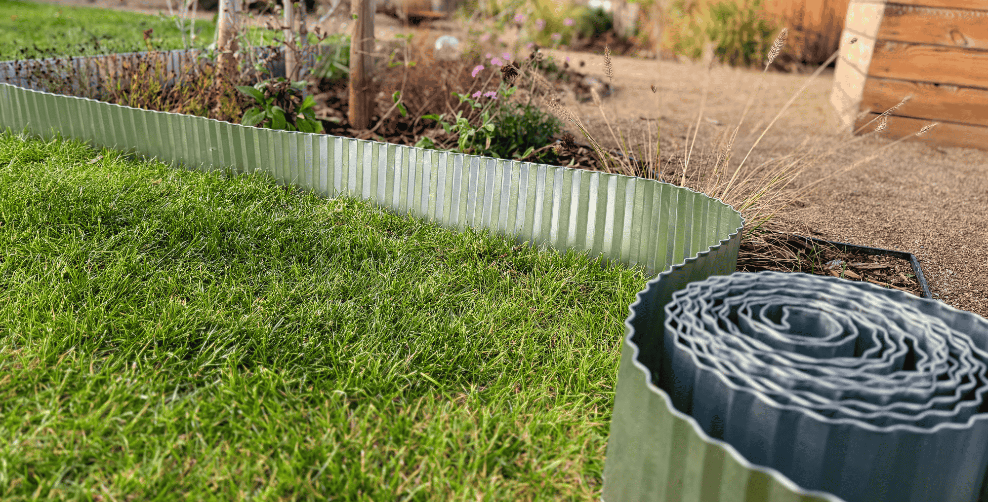 Vlnitý kovový obrubník pozinkovaný